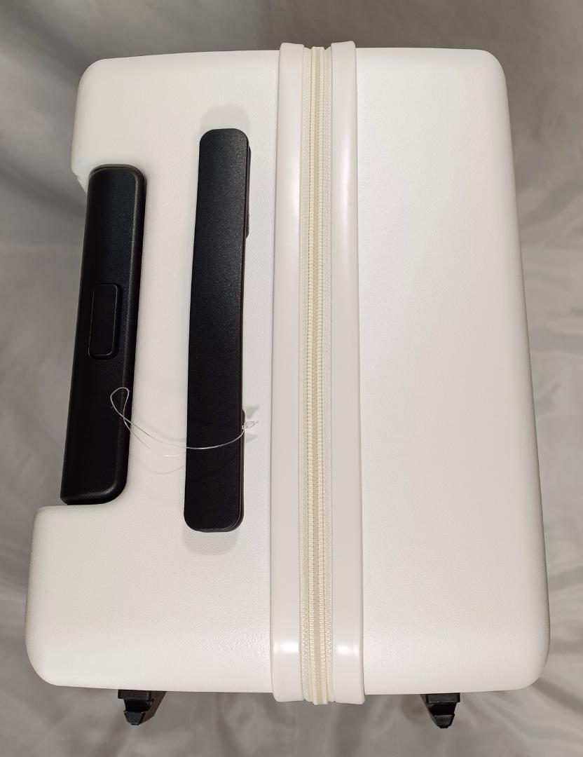 【新品未使用】 ACE キャリーケース 33L ミルク ベベル No.05681