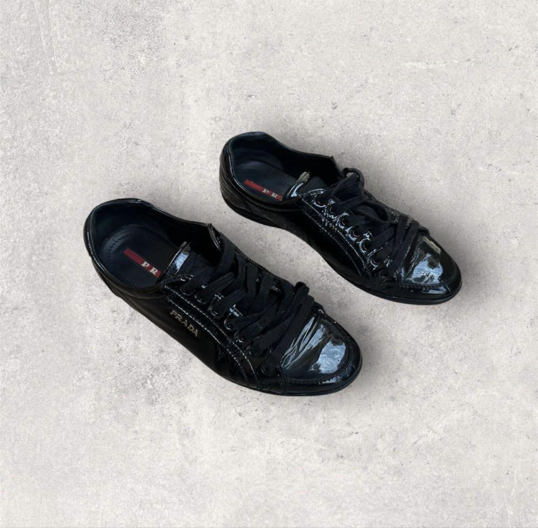 PRADA エナメルスニーカー - メルカリ