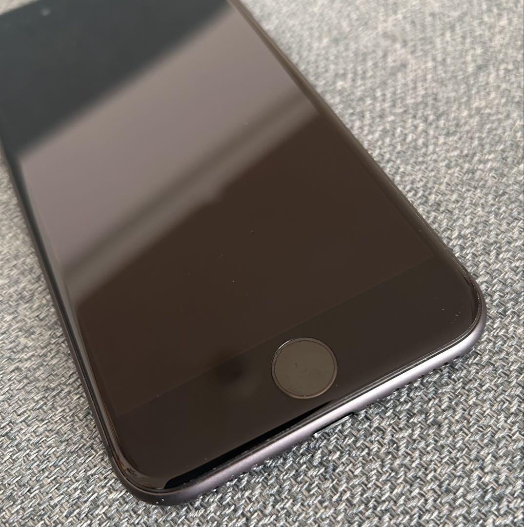 iPhone8 スペースグレー 64GB SIMロック解除済み