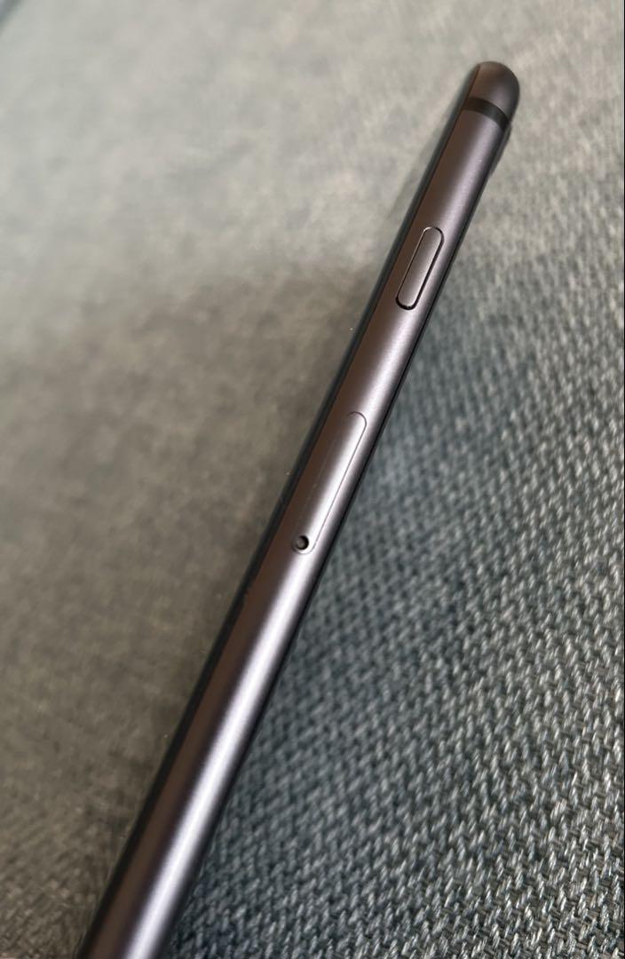 iPhone8 スペースグレー 64GB SIMロック解除済み