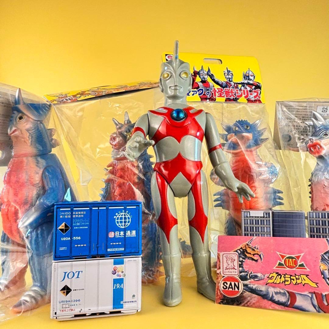 ウルトラマンA マルサン と 幻のカタログカラー4体の超獣