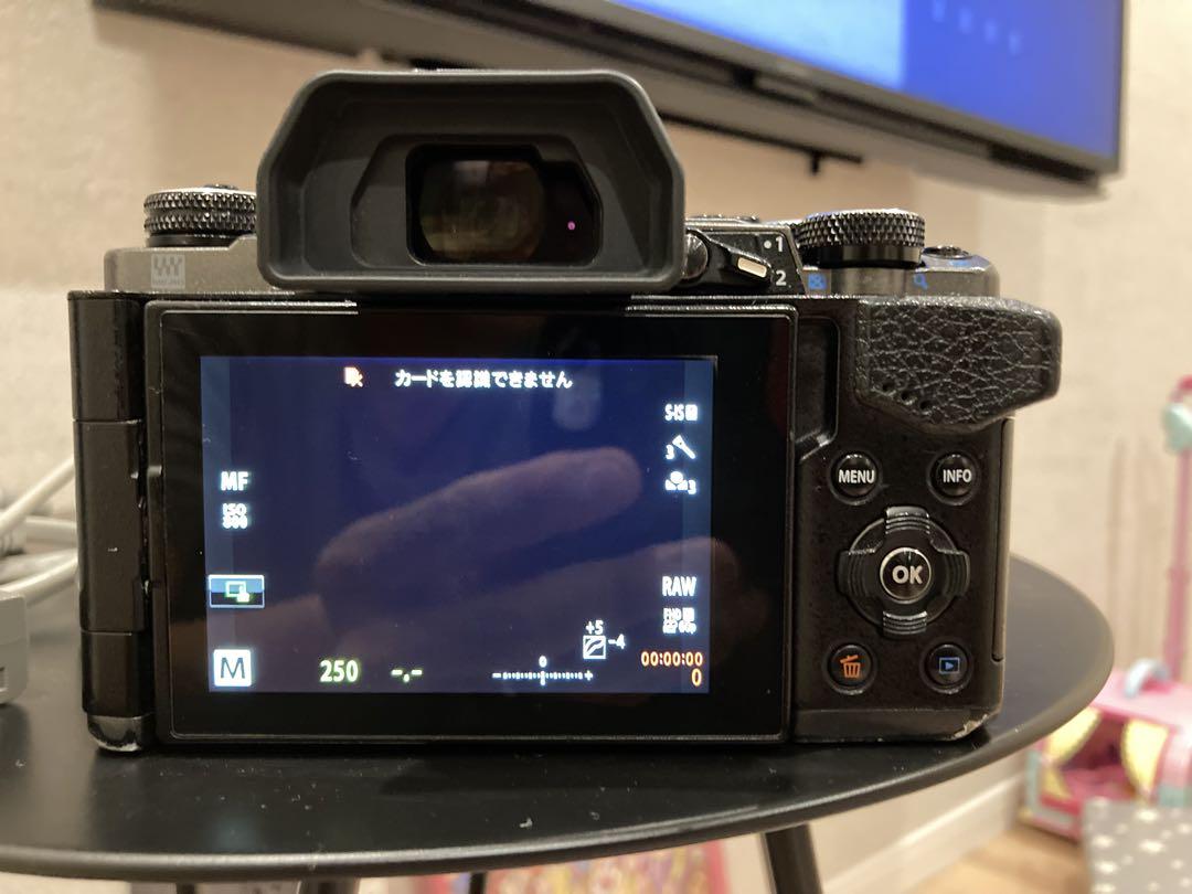 OLYMPUS OM-D Ｅ-M5 Mark2 レンズ、バッテリー3個付き