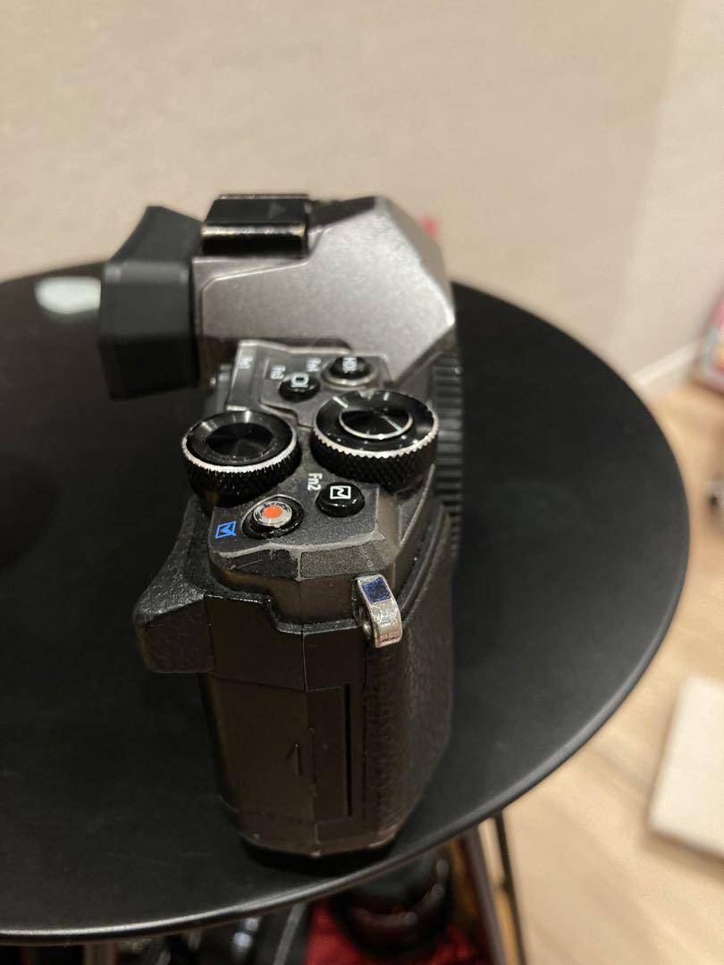 OLYMPUS OM-D Ｅ-M5 Mark2 レンズ、バッテリー3個付き