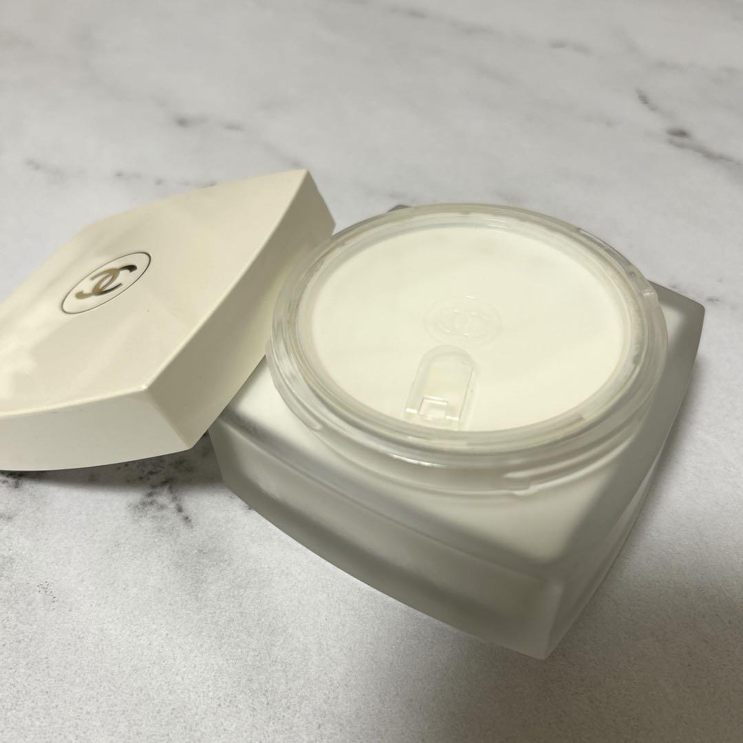 シャネル　ココマドモアゼル　フレッシュボディクリーム　150g