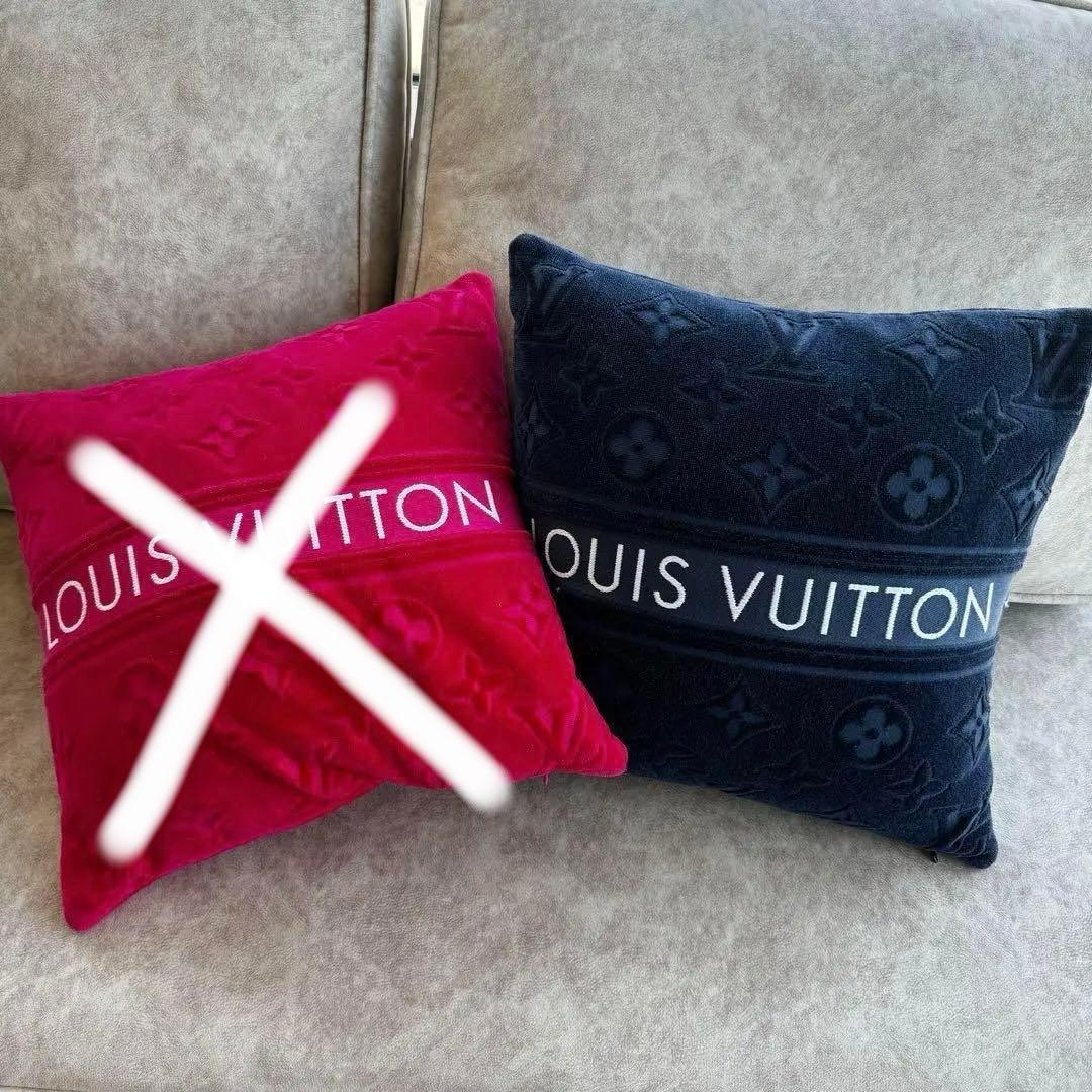 ✩【ルイヴィトン】ブルー　紺　クッション モノグラム ブルーマリーヌ 29,250円