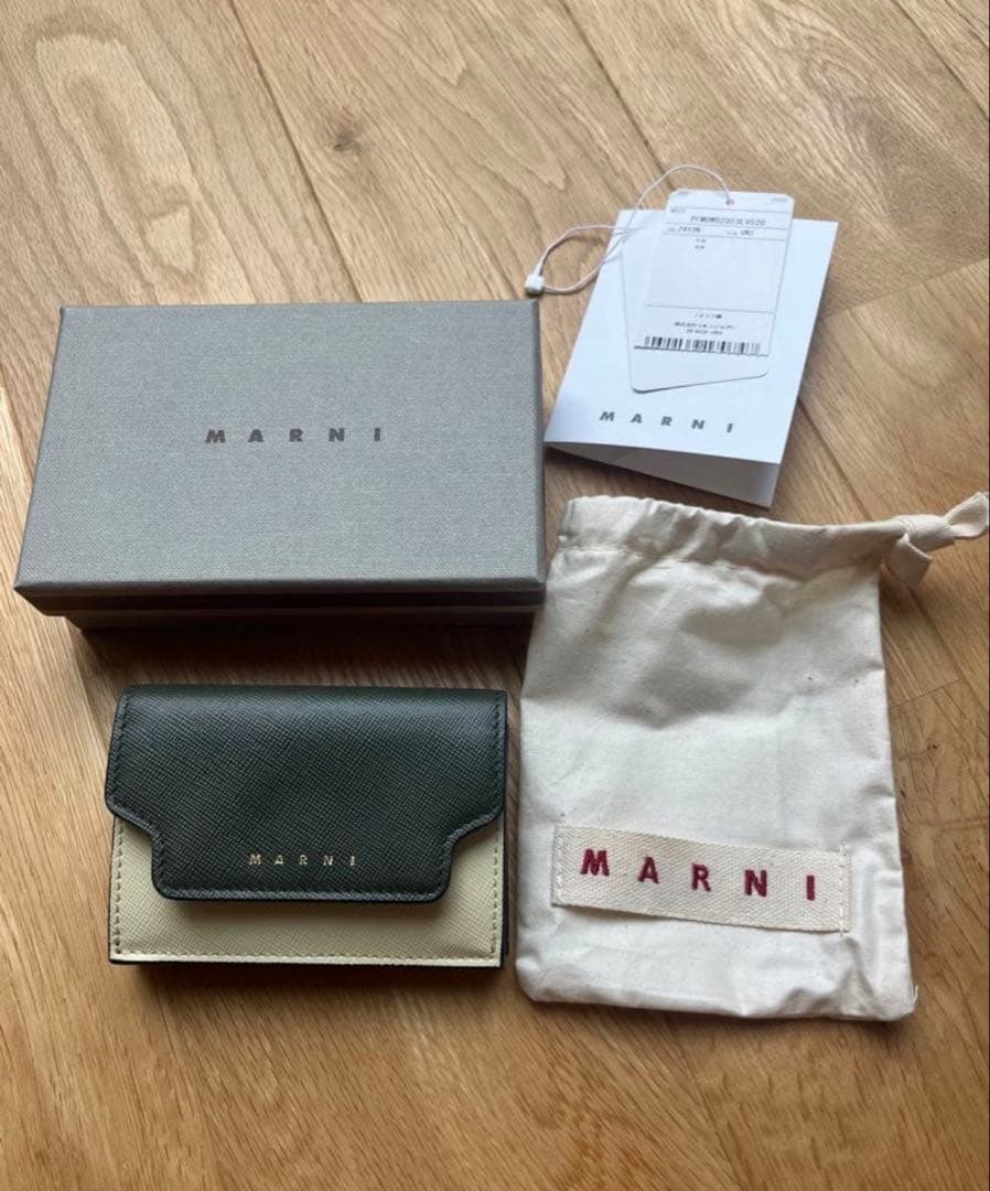 マルニ MARNI 財布 二つ折り 三つ折りmarni