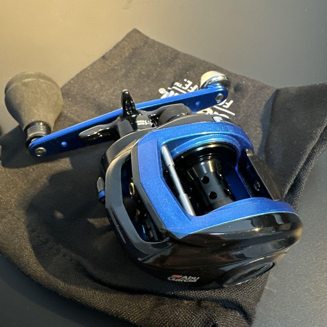 【未使用品】Abu Garcia BLX ベイトリール 青/黒 収納袋付き