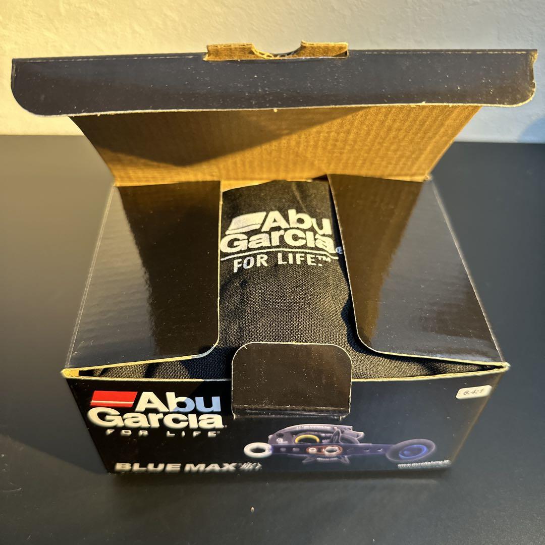 【未使用品】Abu Garcia BLX ベイトリール 青/黒 収納袋付き