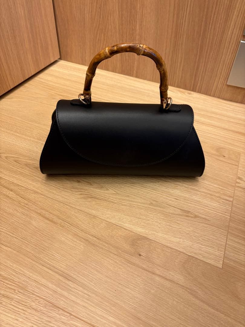 AULENTTI イタリア製 バンブーハンドル ブラックレザーハンドバッグ