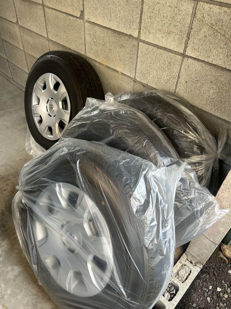 ハイエース　新車はずし　15インチ タイヤ・ホイールセット 4本