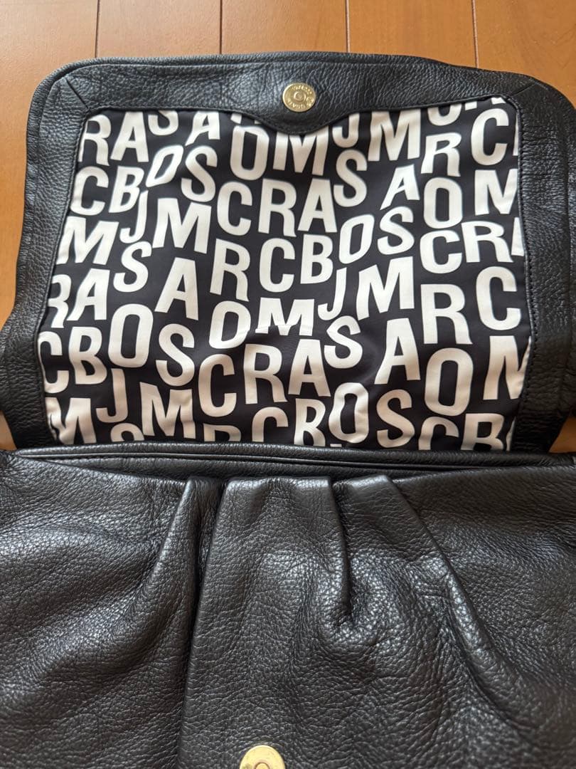 Marc by Marc Jacobs 黒 レザー ショルダーバッグ Marc by Marc Jacobs 黒 レザー ショルダーバッグ