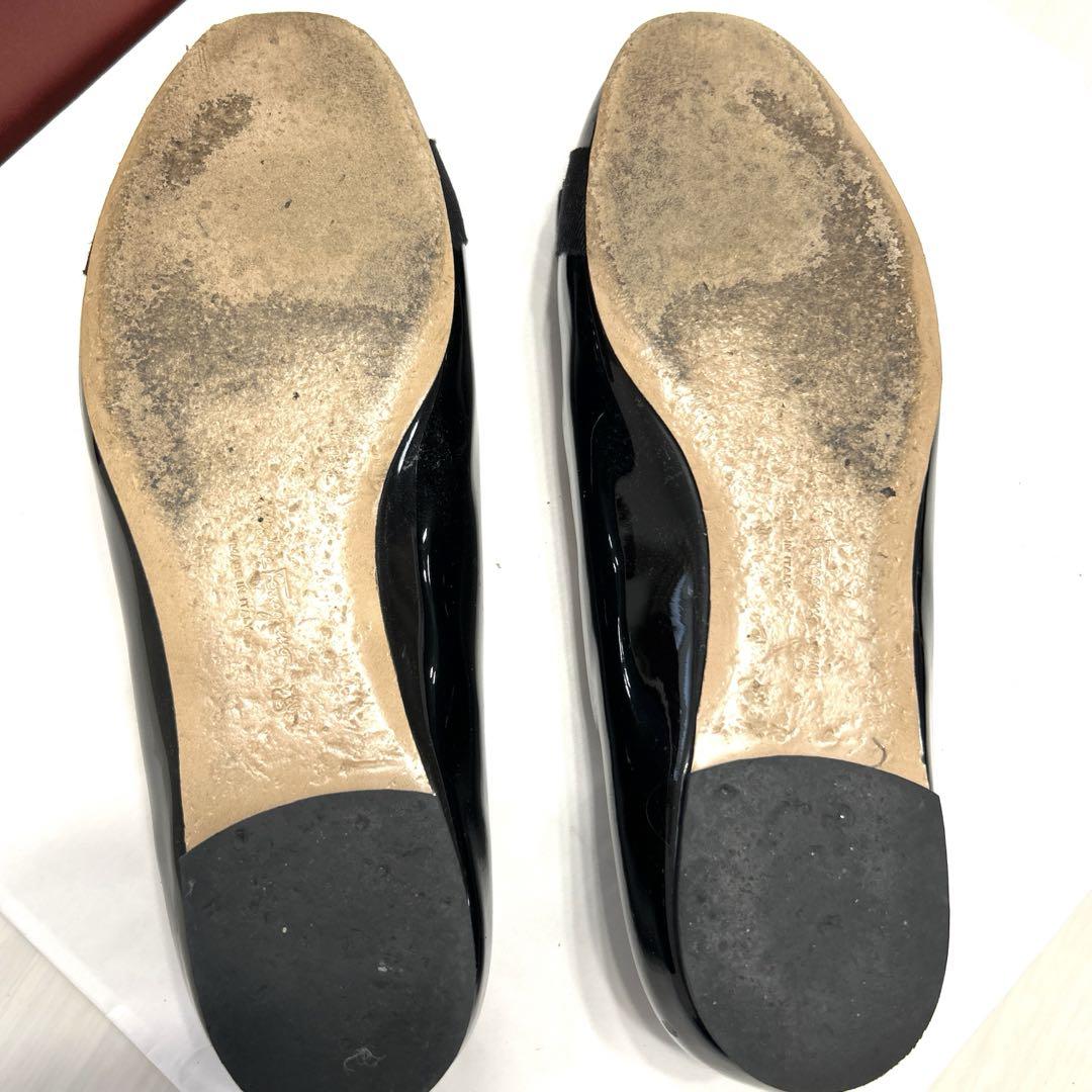 Salvatore Ferragamo 黒 エナメル リボン フラットシューズ