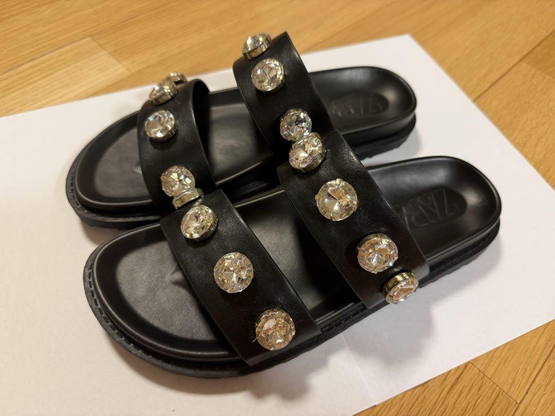 ZARA ストーン付き サンダル