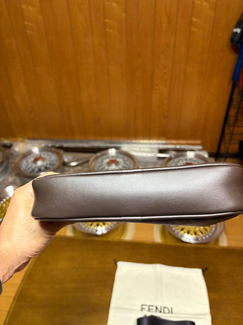 FENDI ショルダーバッグ ブラウン/イエロー FENDI ショルダーバッグ ブラウン/イエロー