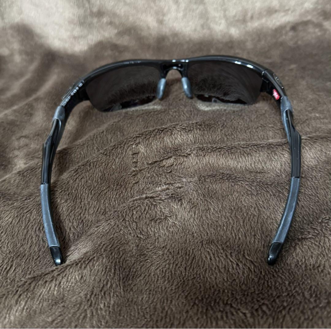 OAKLEY