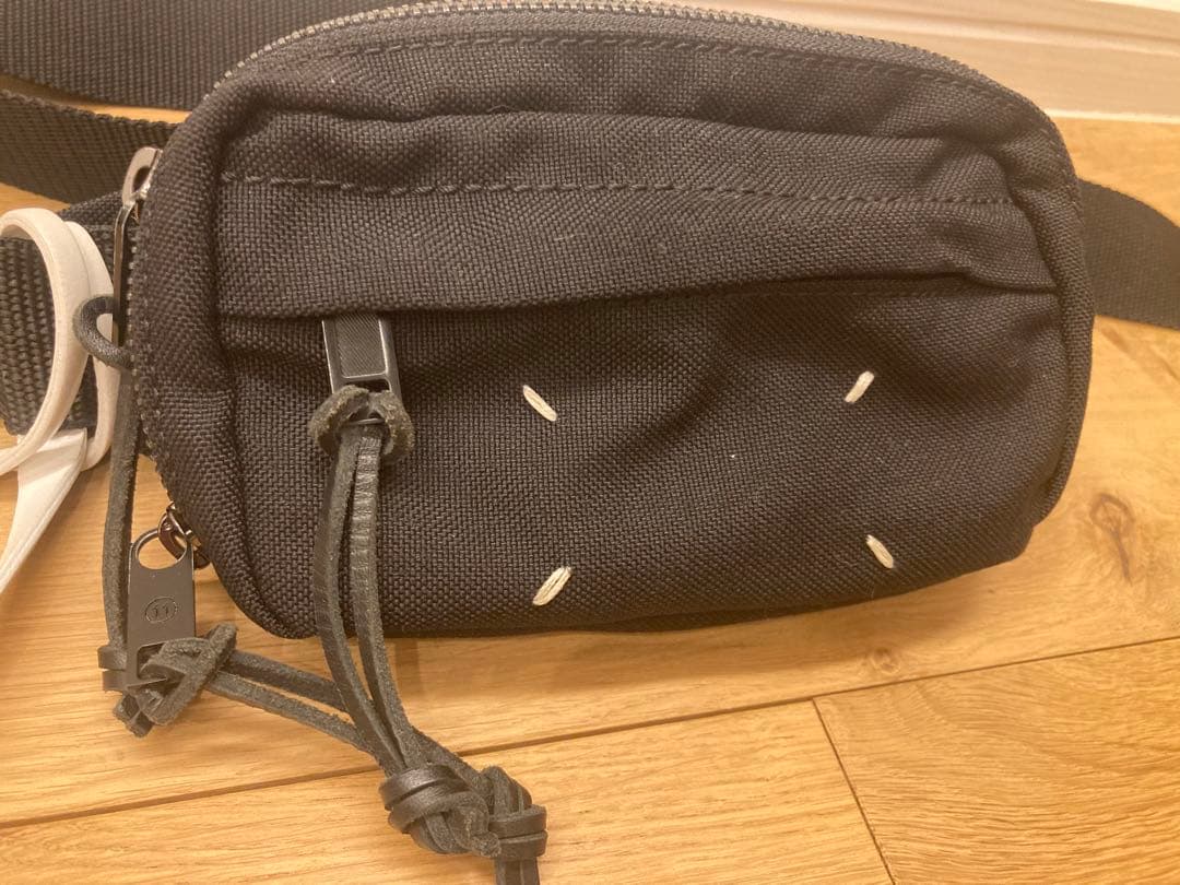 メゾンマルジェラ ボディバッグ ブラック メゾンマルジェラ ボディバッグ ブラック