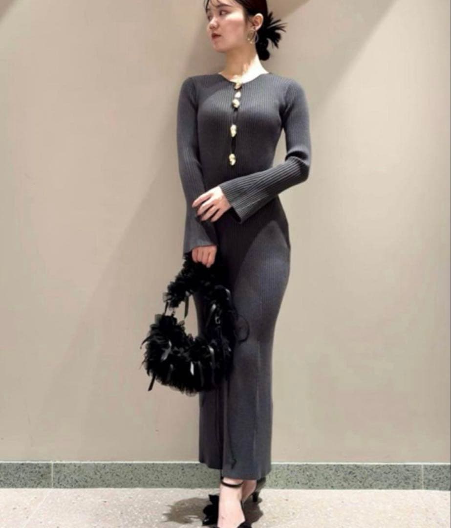 【新品未使用】スナイデルsnidel デザインフロントボタンニットワンピース