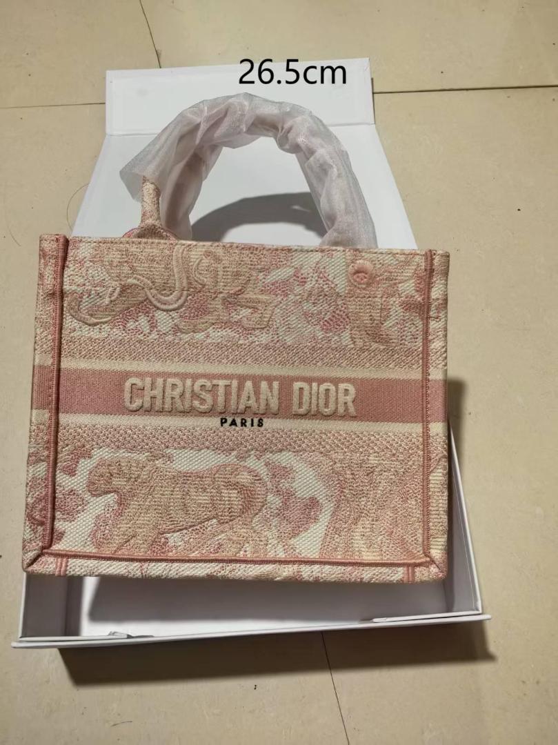 DIORピンク色 大容量のバッグ トートバッグ
