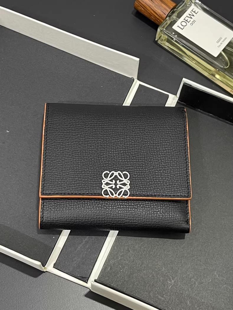 美品❤LOEWE ブラック 三つ折り財布 LOEWE ブラック 三つ折り財布 - メルカリ