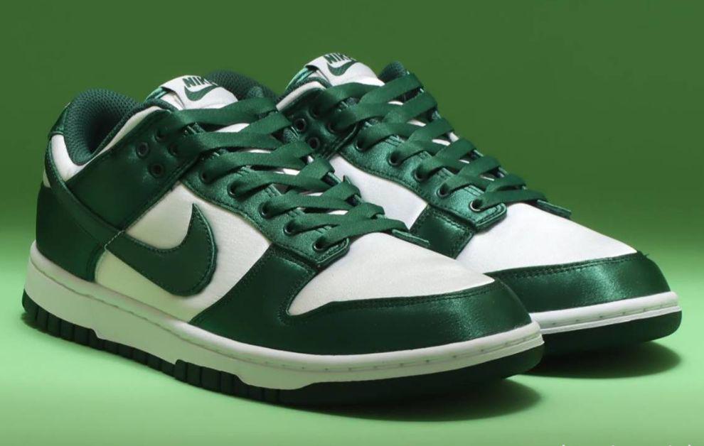 nike WMNS dunk low \