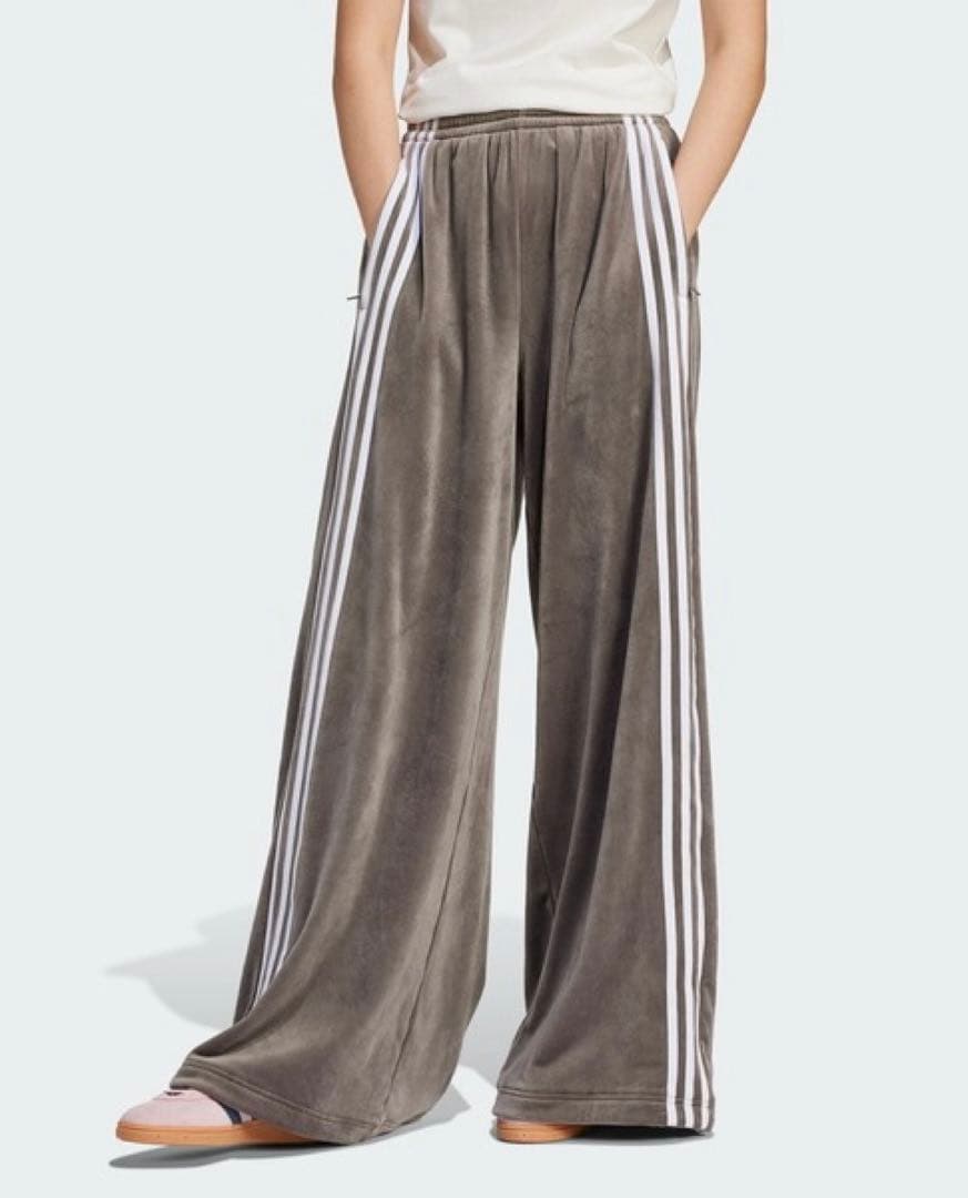 【adidas】グレー トラックジャケット ベロア セットアップ 【adidas】グレー トラックジャケット ベロア セットアップ