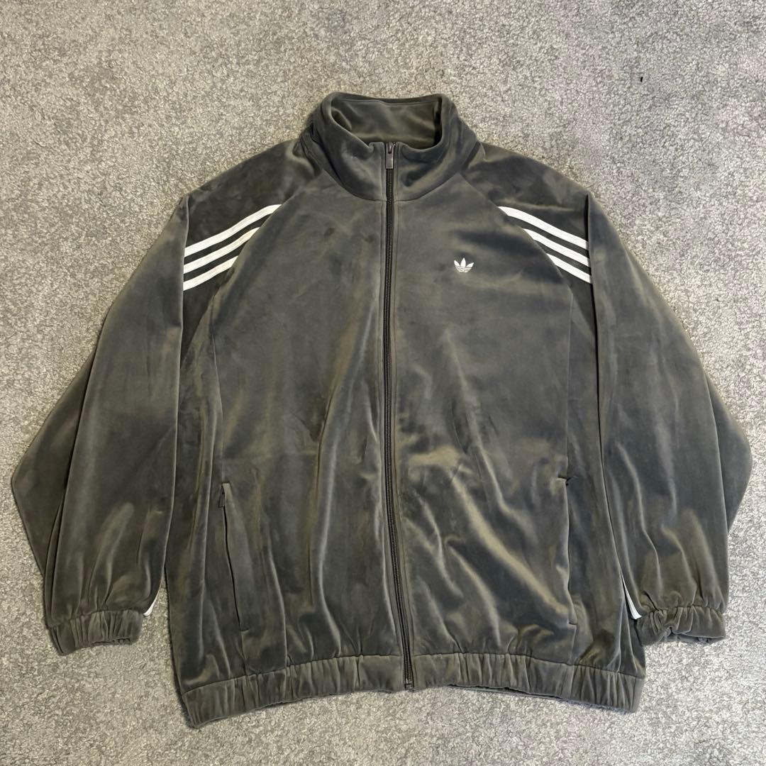 【adidas】グレー トラックジャケット ベロア セットアップ 【adidas】グレー トラックジャケット ベロア セットアップ