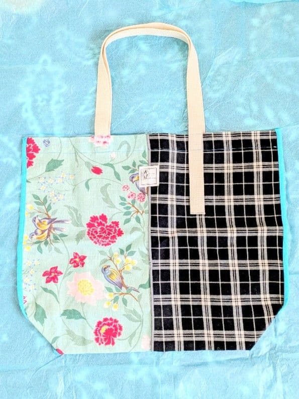 本日出品終了です。新品タグ付き✨️ケイタマルヤマ　一点物パッチワークトートバッグ