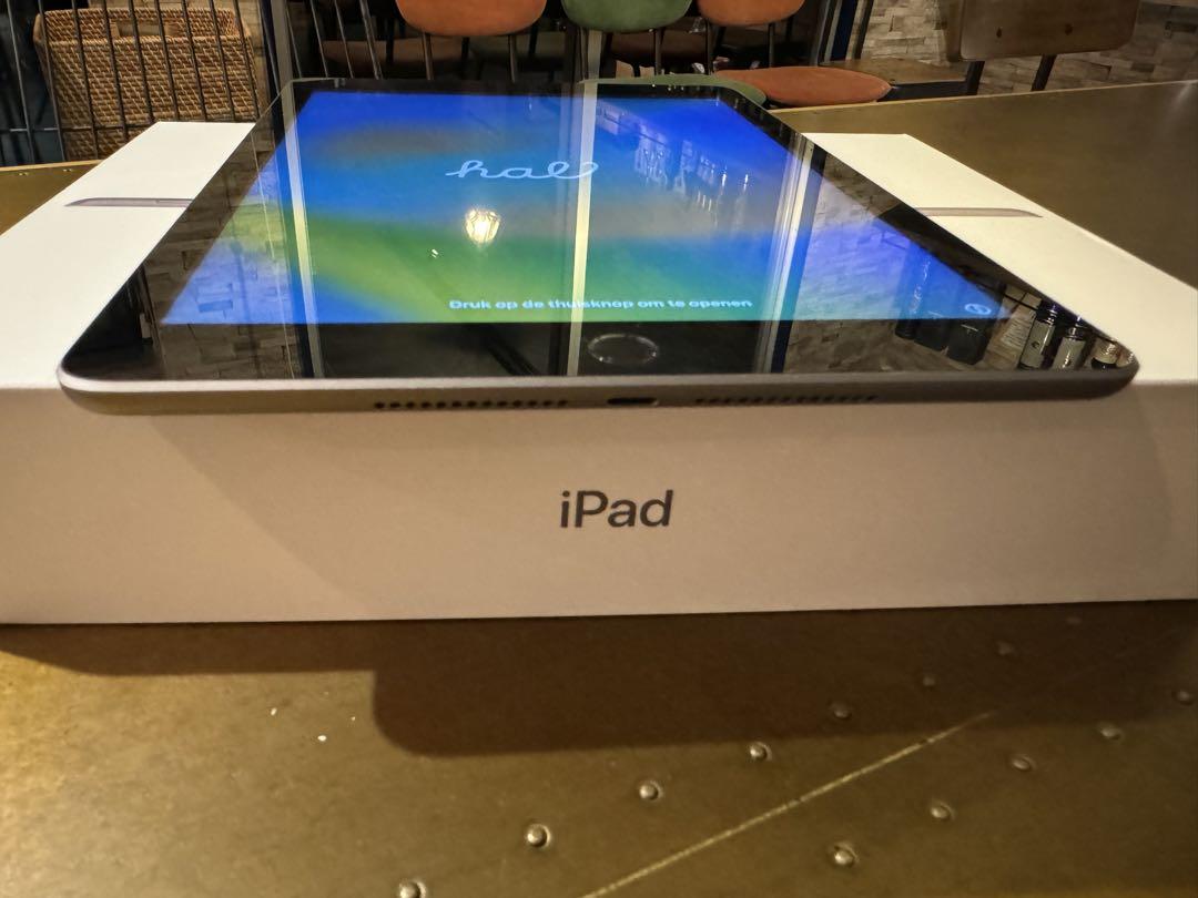 iPad 第5世代 32GB Wi-Fi ⑨ 少し難あり　発送15日です iPad 第5世代 32GB Wi-Fi ⑨ 少し難あり 発送15日です iPad
