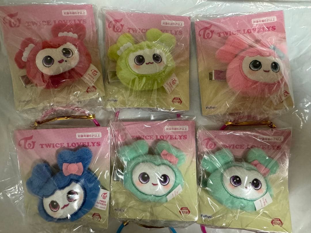 TWICE LOVELYS ぬいぐるみヘアピン GiGO限定 6個セット - メルカリ