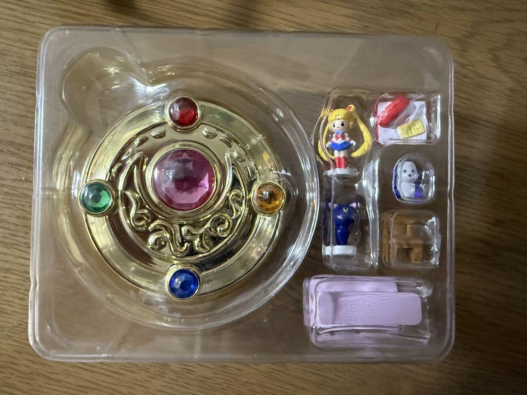 セーラームーン　コンパクトハウス　プレミアムコレクション　変身ブローチ