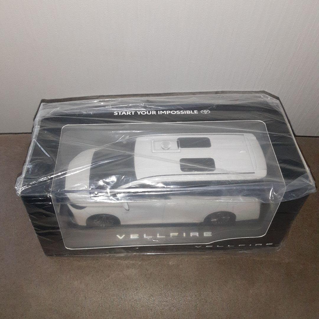 トヨタ　ヴェルファイア　ミニカー　ホワイトパール　カラーサンプル　非売品