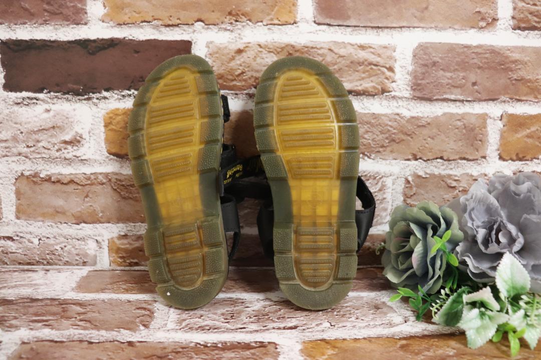 ドクターマーチン　Dr. Martens　キッズサンダル