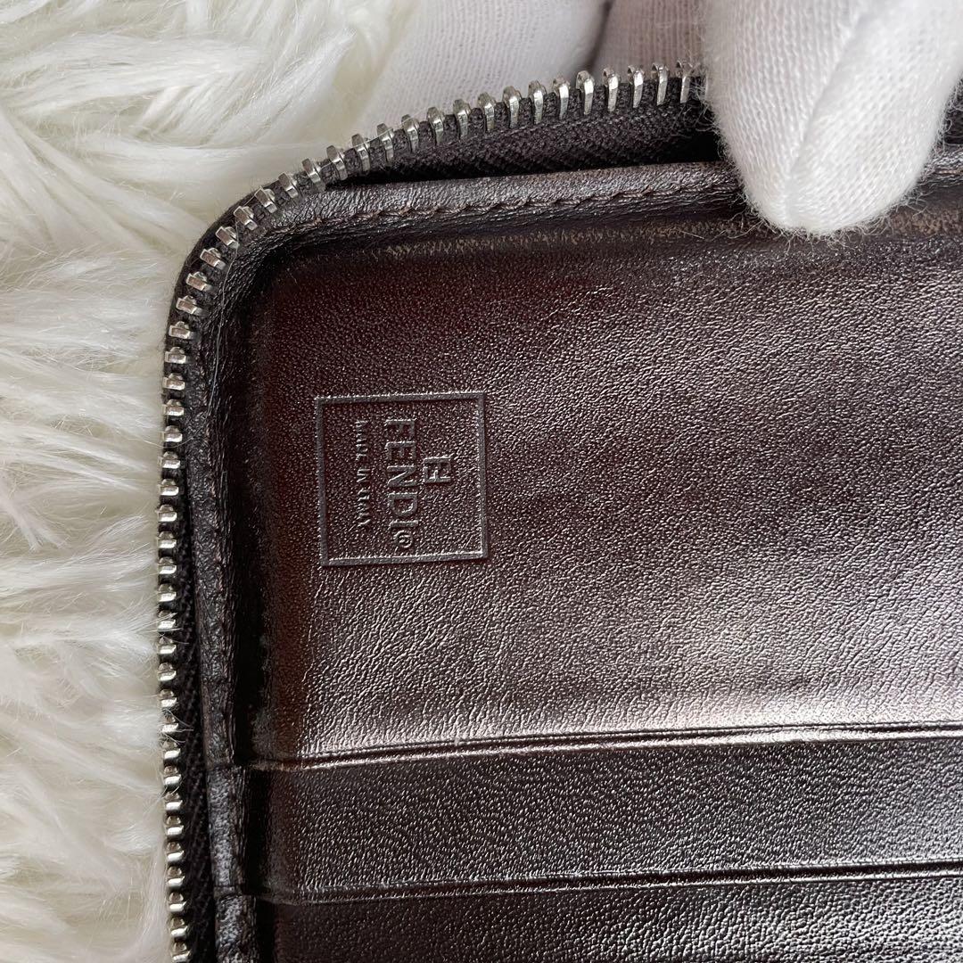 最新作売れ筋が満載最新作売れ筋が満載美品✨FENDI 折財布 ラウンド