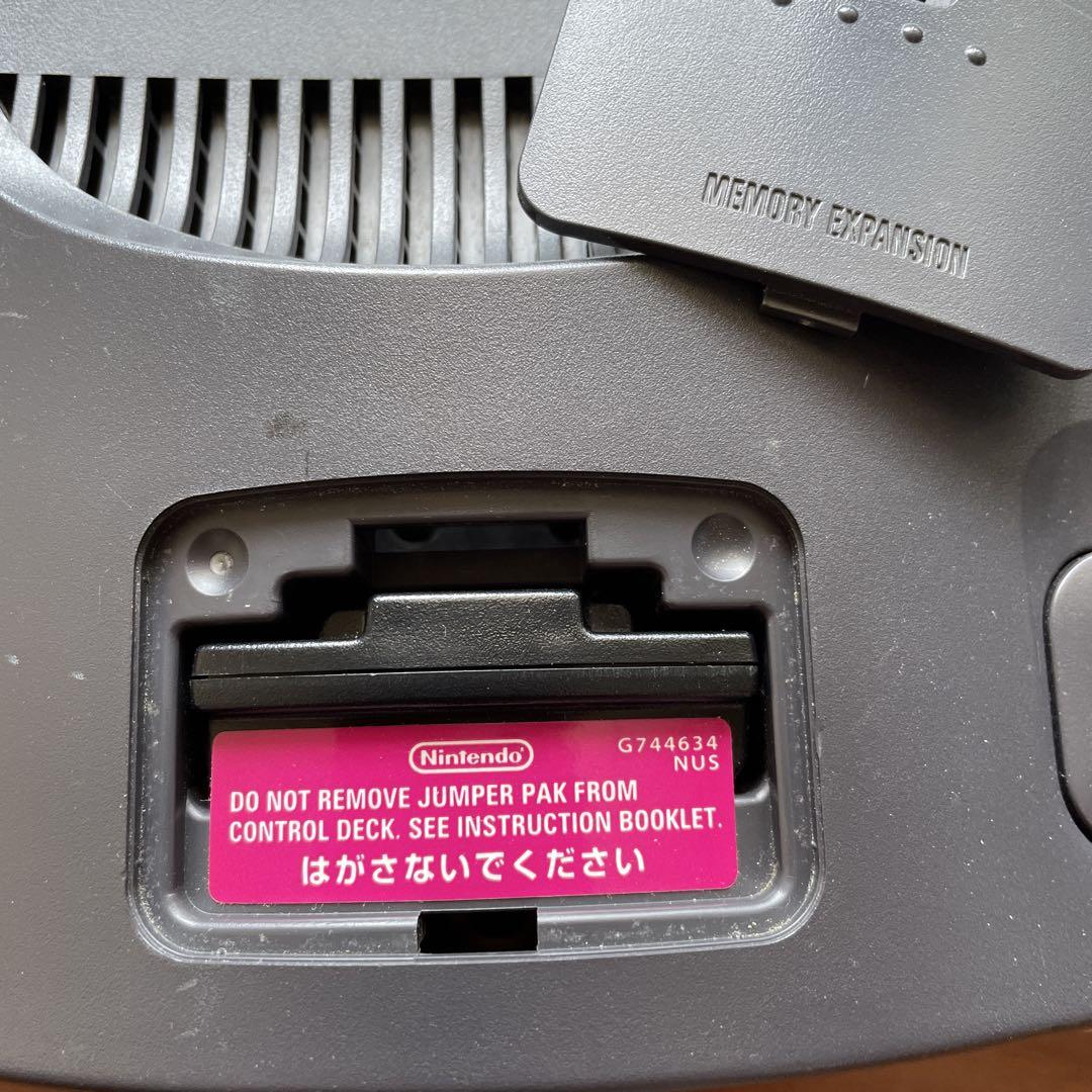 動作確認済 Nintendo64本体 コントローラー2機 モノラルAVケーブル 動作確認済 Nintendo64本体 コントローラー2機 モノラルAVケーブル