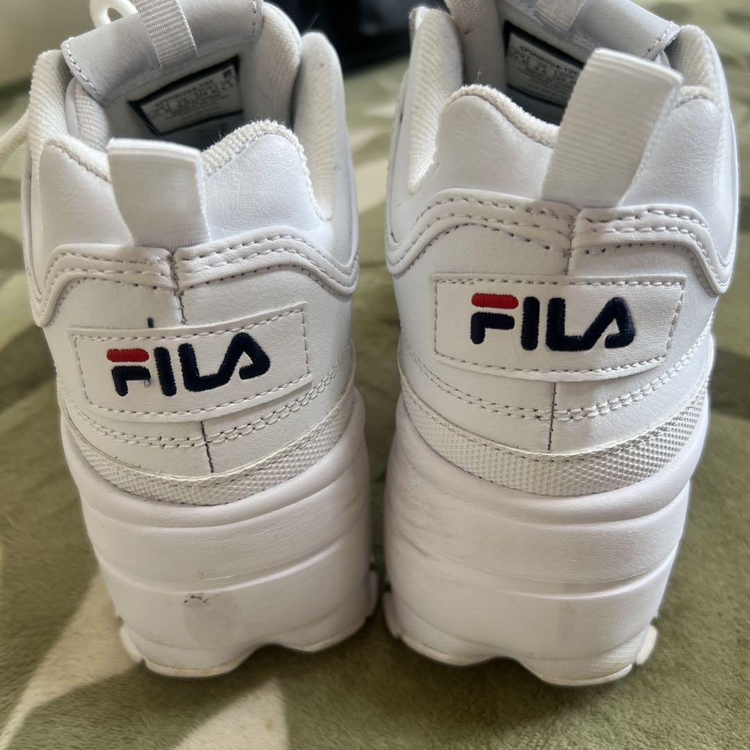 FILA 厚底スニーカー