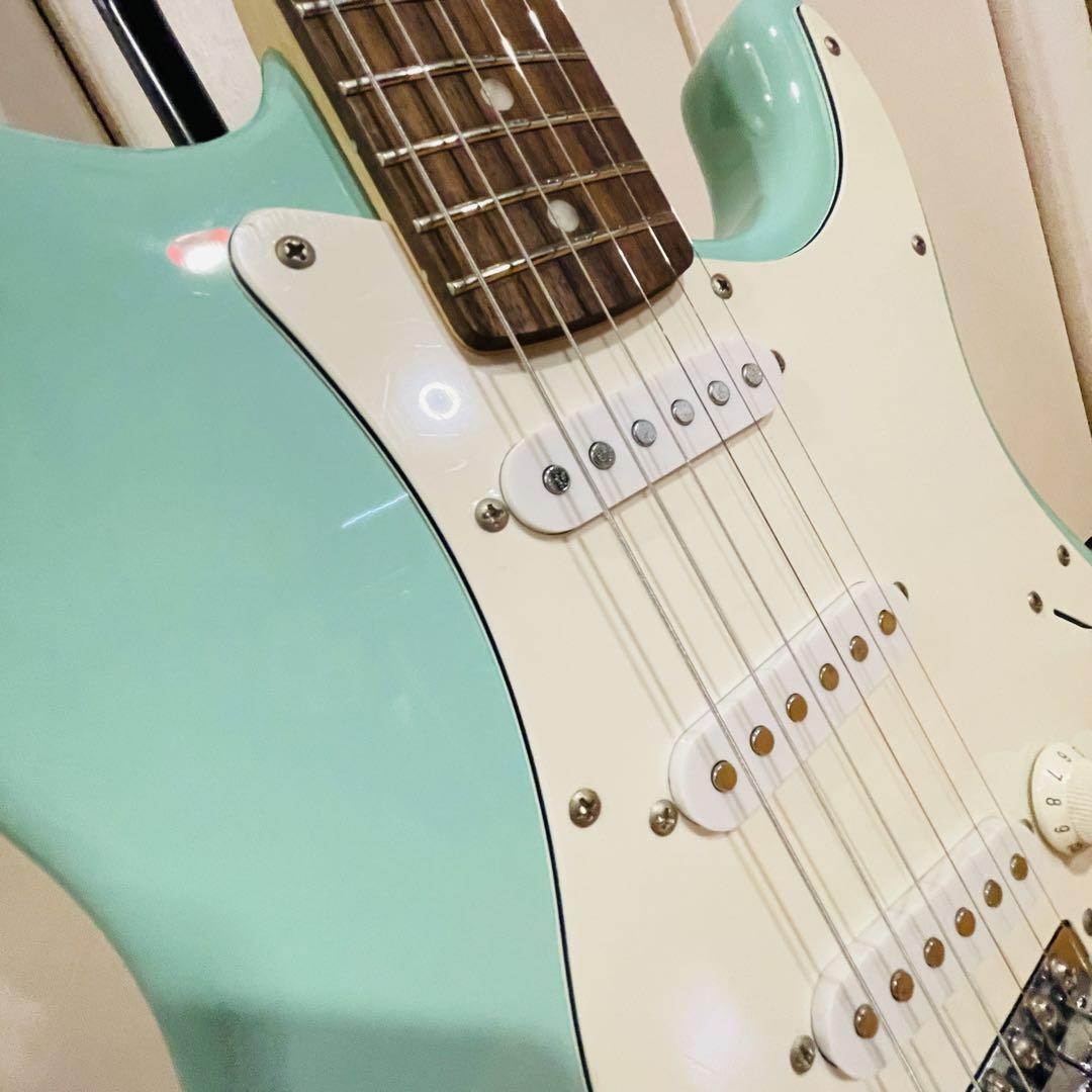 サーフグリーン ストラストキャスター Squier by Fender