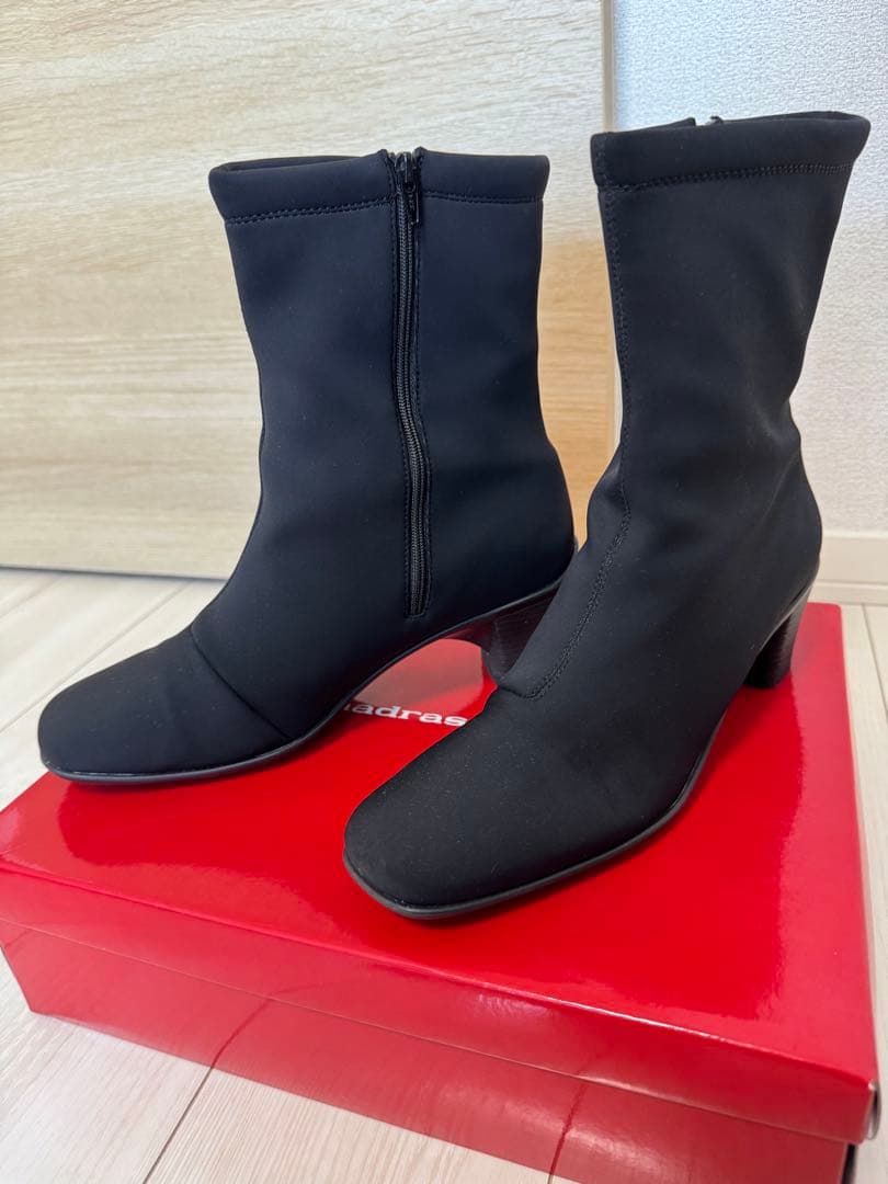 【極美品】madras Walk ブラックショートブーツ