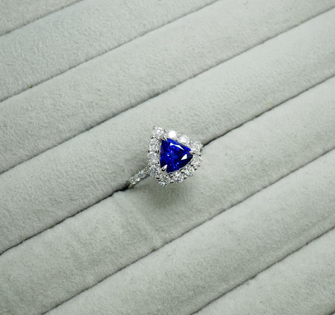 天然サファイア ロイヤルB 最高級 2.00ct D0.82ct スリランカ産