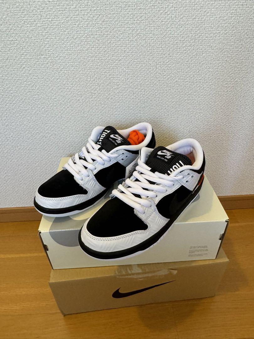 NIKE SB ダンク LOW タイトブース