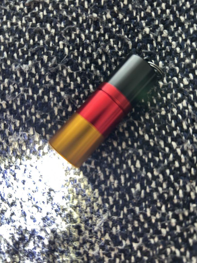 OLIGHT (オーライト) i1r2 Pro : ドイツ国旗Ver.★限定品★