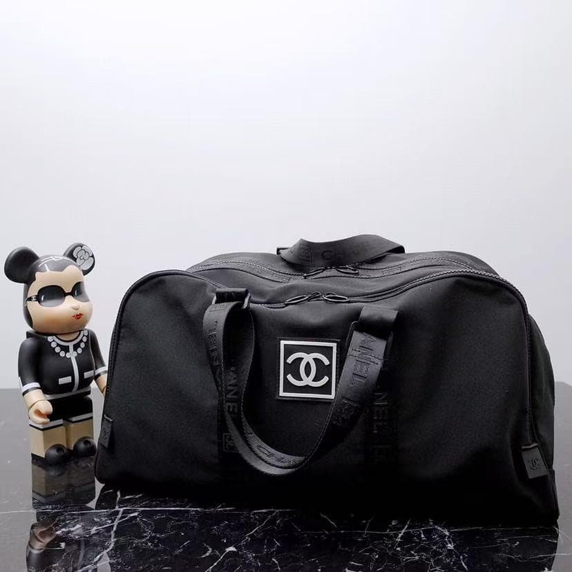 CHANEL ブラック ダッフルバッグ