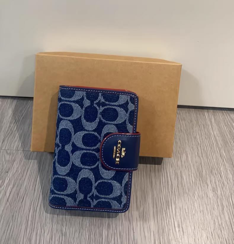 COACH 二つ折り財布 ネイビー デニム - メルカリ