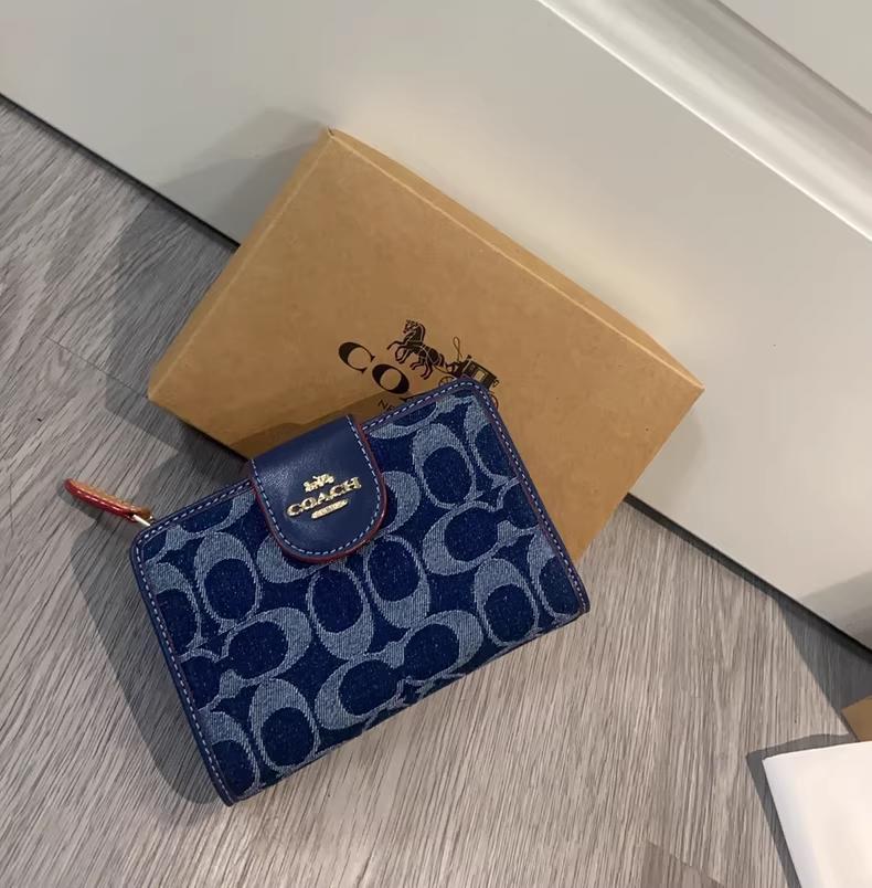 COACH 二つ折り財布 ネイビー デニム - メルカリ