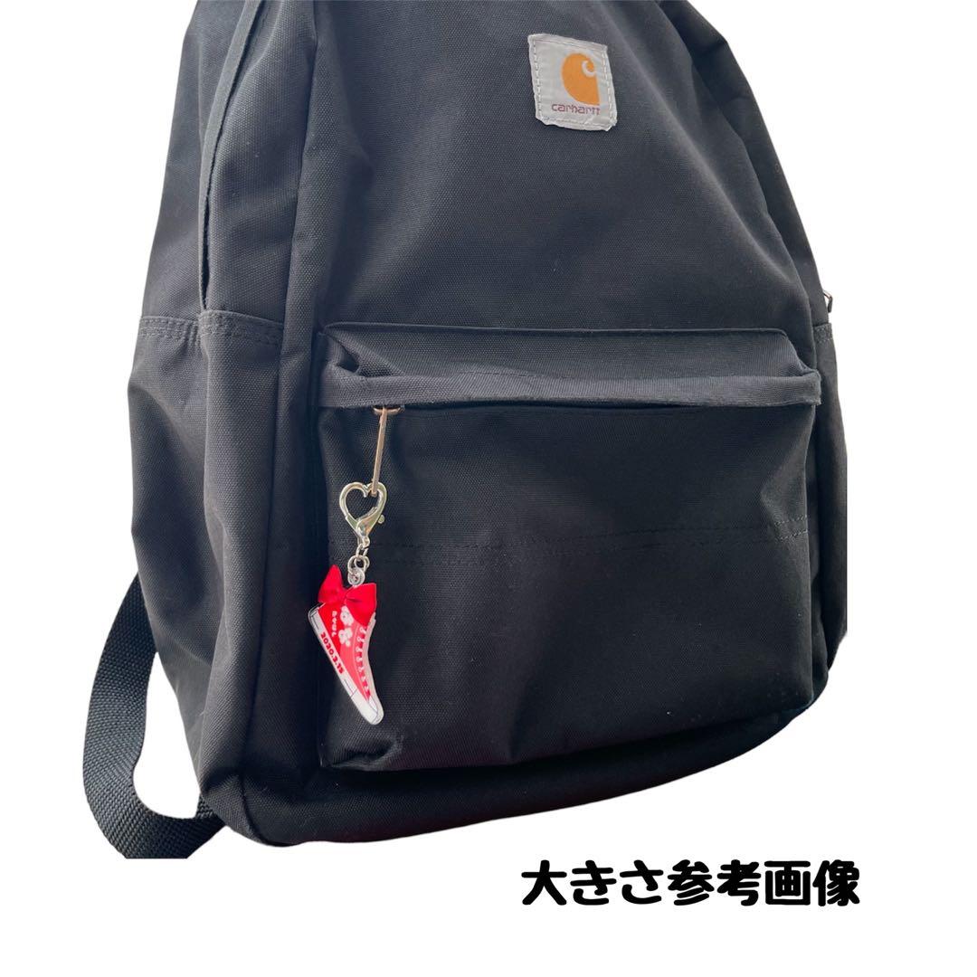 シューズ型　お名前キーホルダー　ネーム入り　ハンドメイド 名入れ刺繍お名前 キーホルダー☆ネームタグ☆ - HILOBERRY | minne