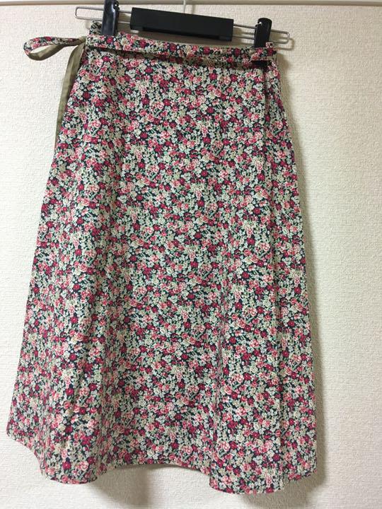ル クール ブラン！花柄巻きスカート