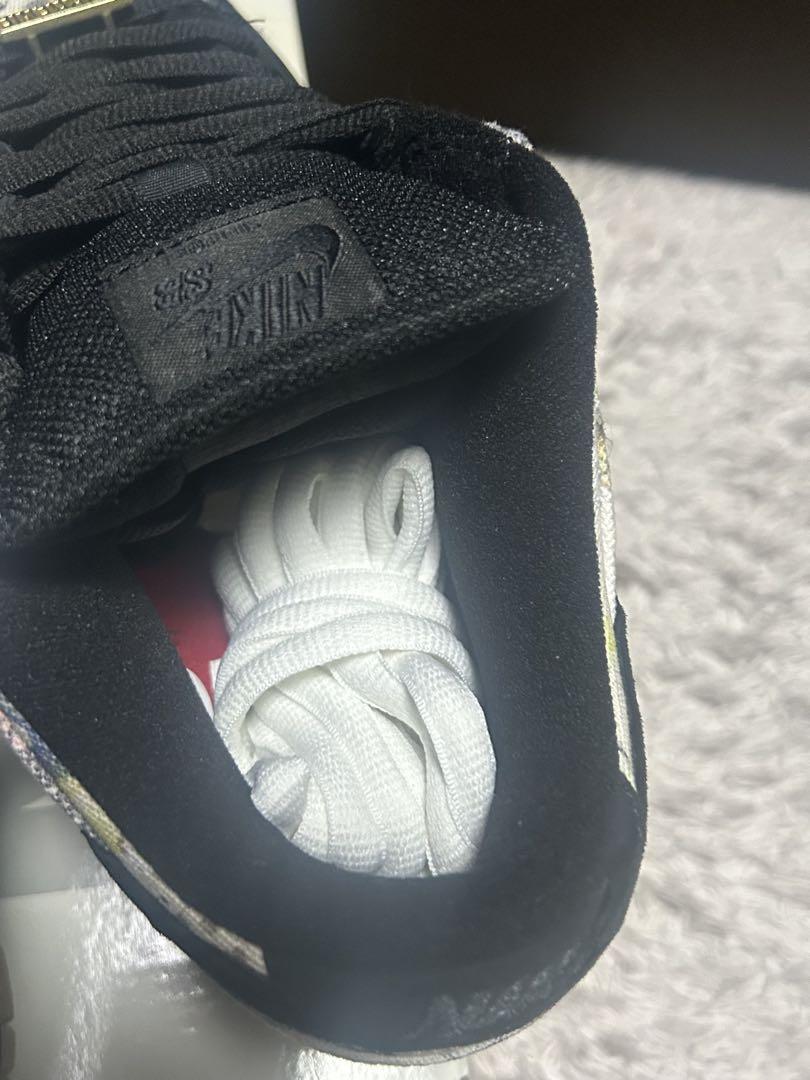 Supreme × Nike SB Dunk Low 