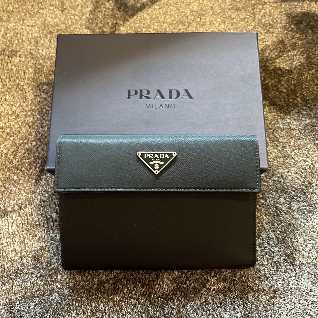 PRADA プラダ　ブラック　ナイロン 三つ折り財布　三角ロゴ　［極美品］