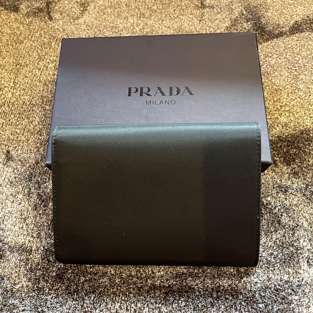 PRADA プラダ　ブラック　ナイロン 三つ折り財布　三角ロゴ　［極美品］
