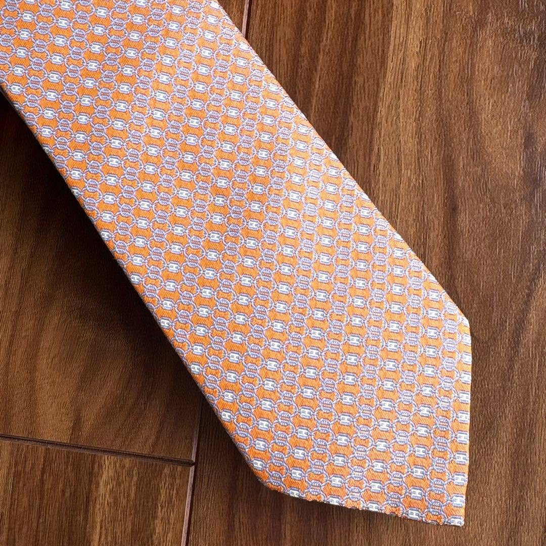 新品未使用 エルメスネクタイ H柄 箱・リボン・タグ付き 新品未使用 エルメスネクタイ H柄 箱・リボン・タグ付き