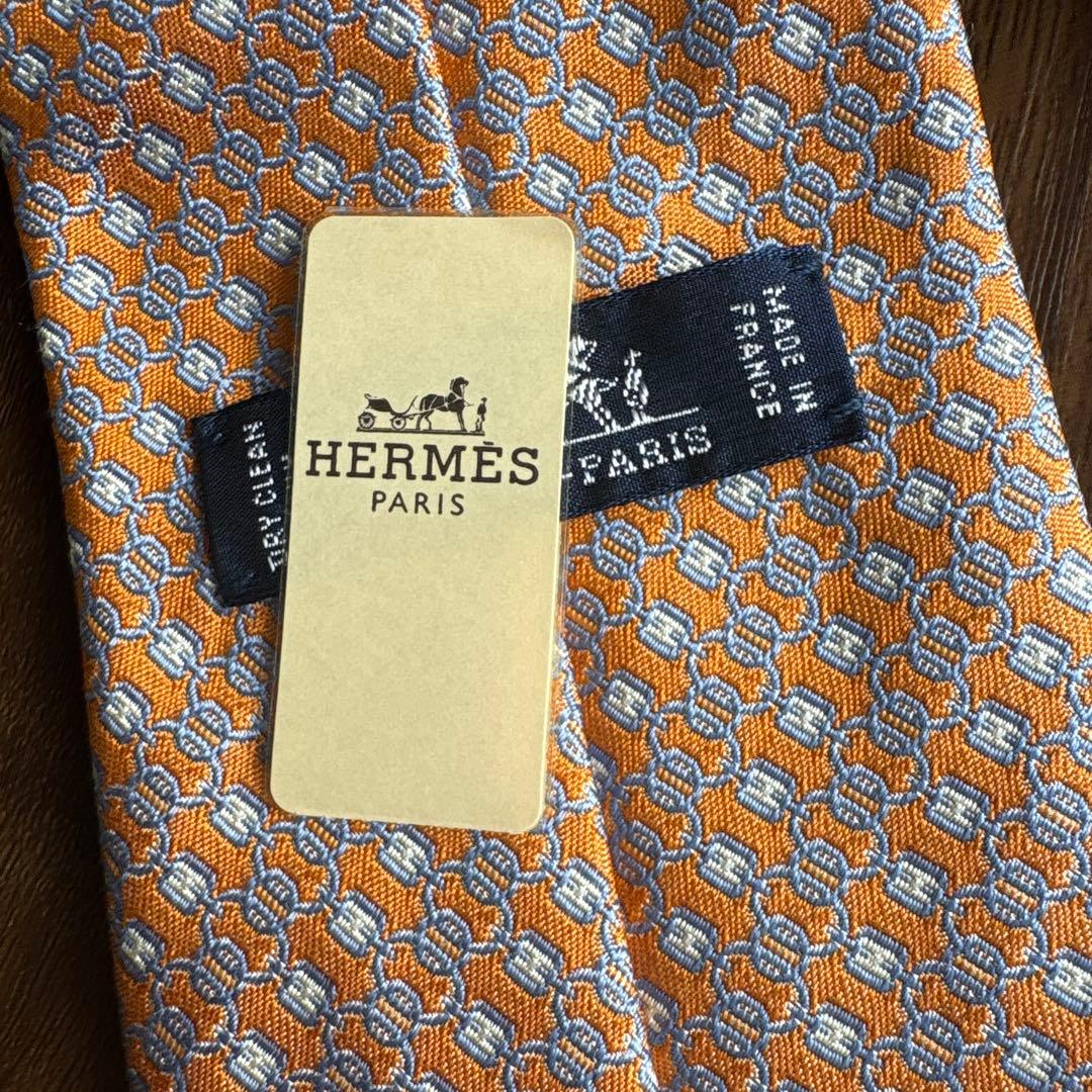 新品未使用 エルメスネクタイ H柄 箱・リボン・タグ付き 新品未使用 エルメスネクタイ H柄 箱・リボン・タグ付き